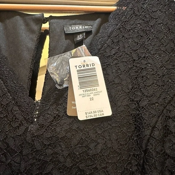 Torrid Black Jumpsuit Lace Sleeves NWT Size 22 - Picture 3 of 9